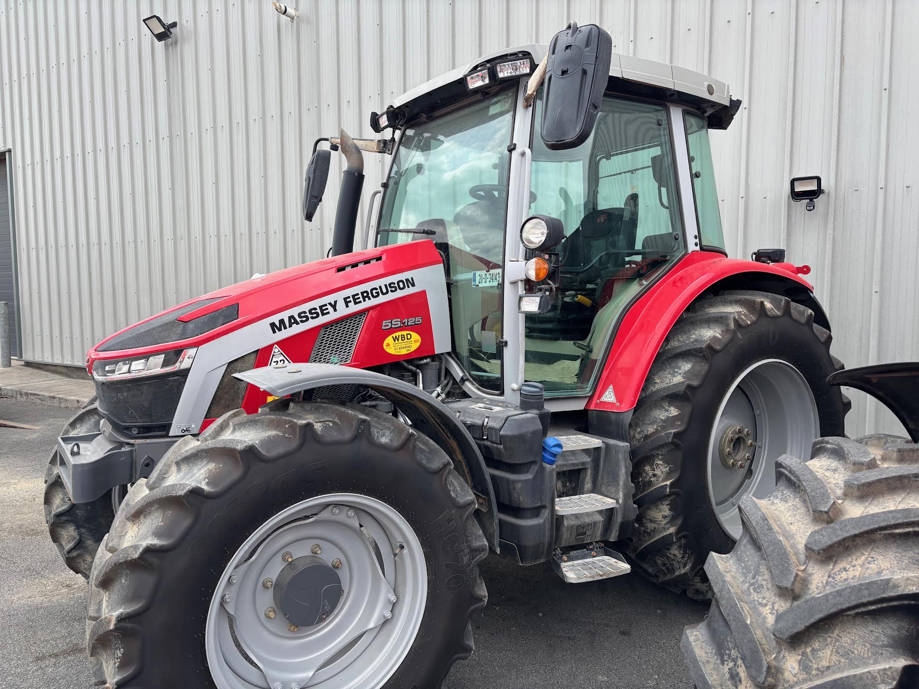 Massey Ferguson 5S.125 tractor - Image 4