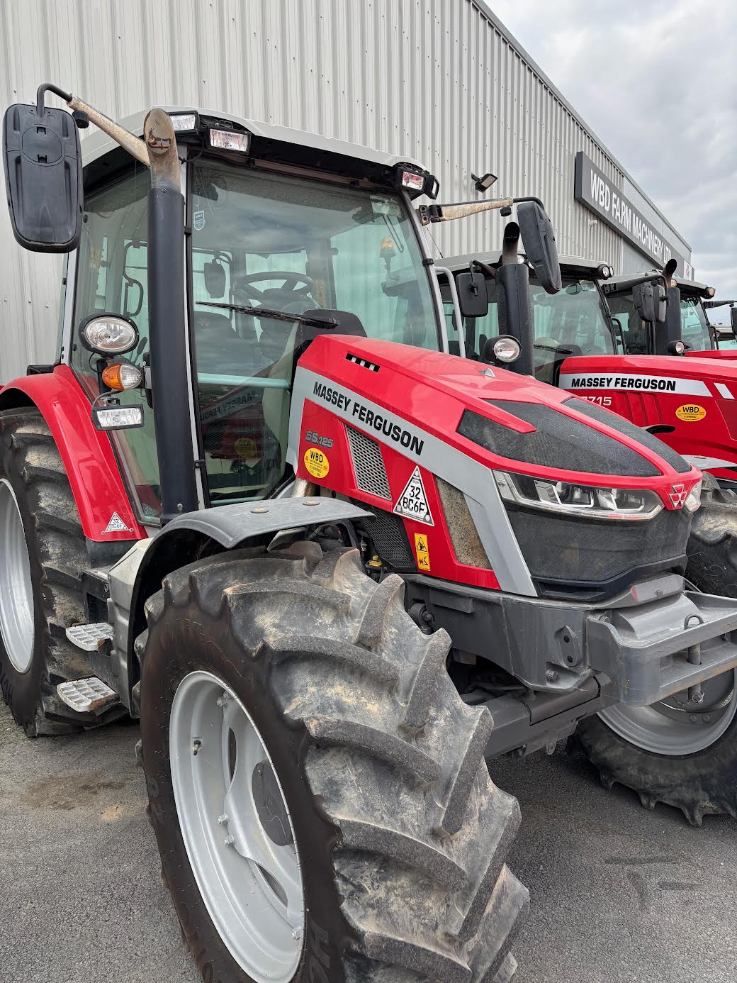 Massey Ferguson 5S.125 tractor - Image 3